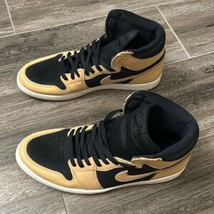 Air Jordan 1 Retro High OG Heirlooms